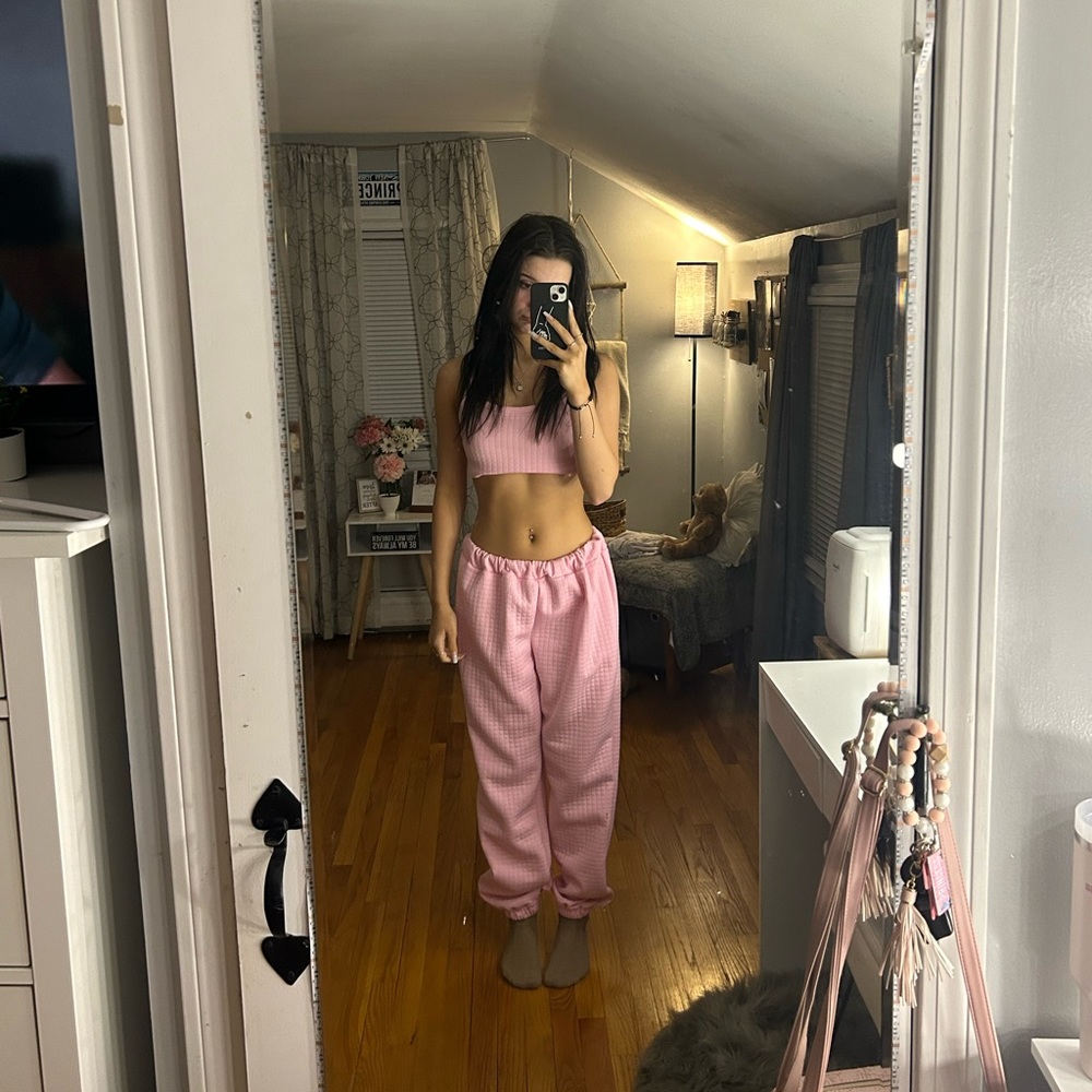 Pink cropped waffle sweatsuit! (never warn!!)